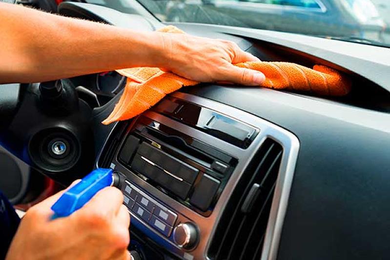 Como Limpar o Carro para Prevenir o Coronavírus 